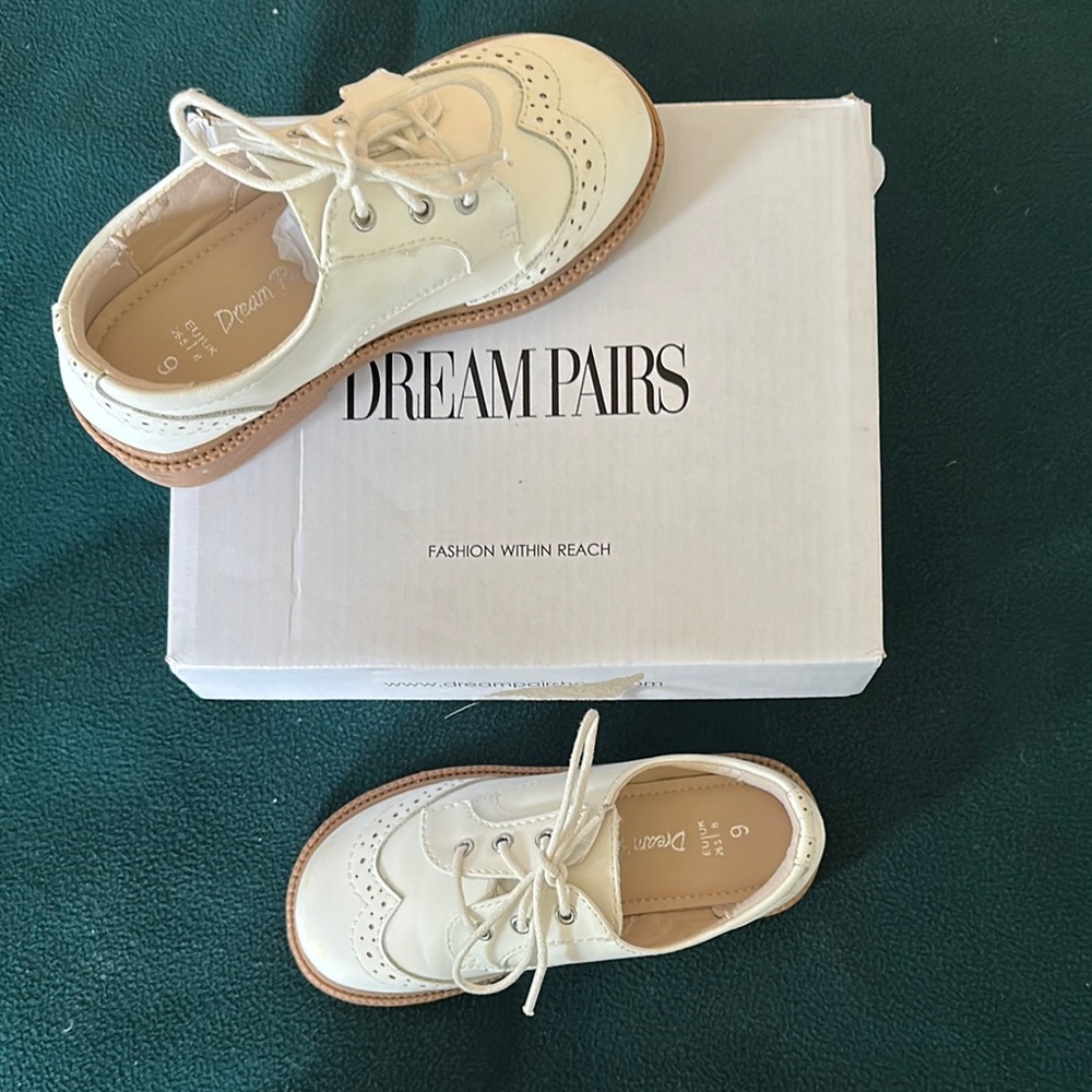 Dream Pairs Cream Dress Shoes Elegant and Versatile